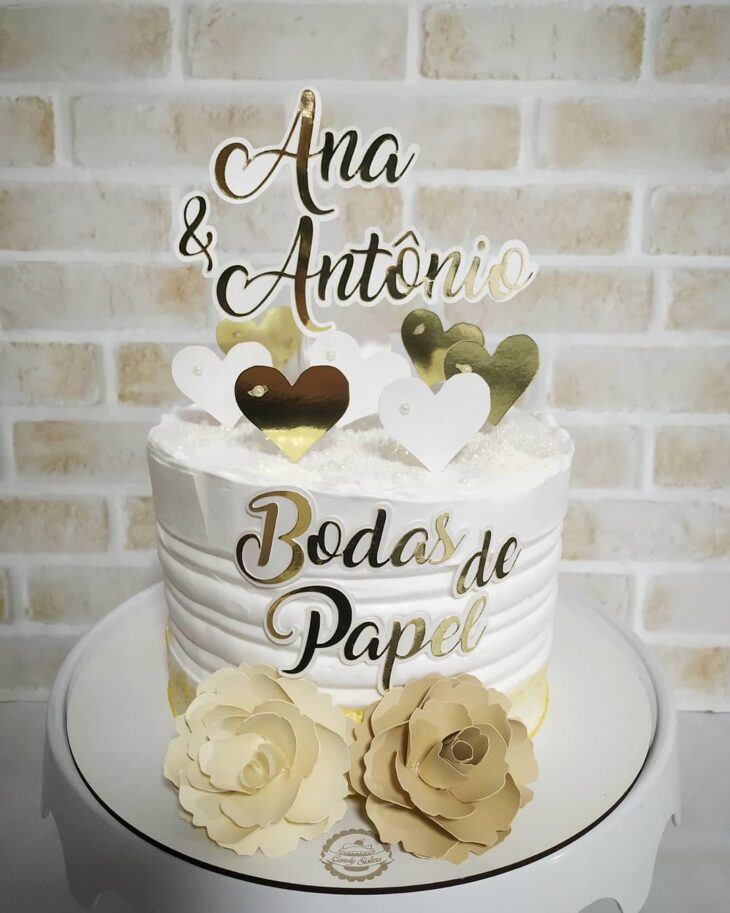 Foto de bolo bodas de papel 38 - 41