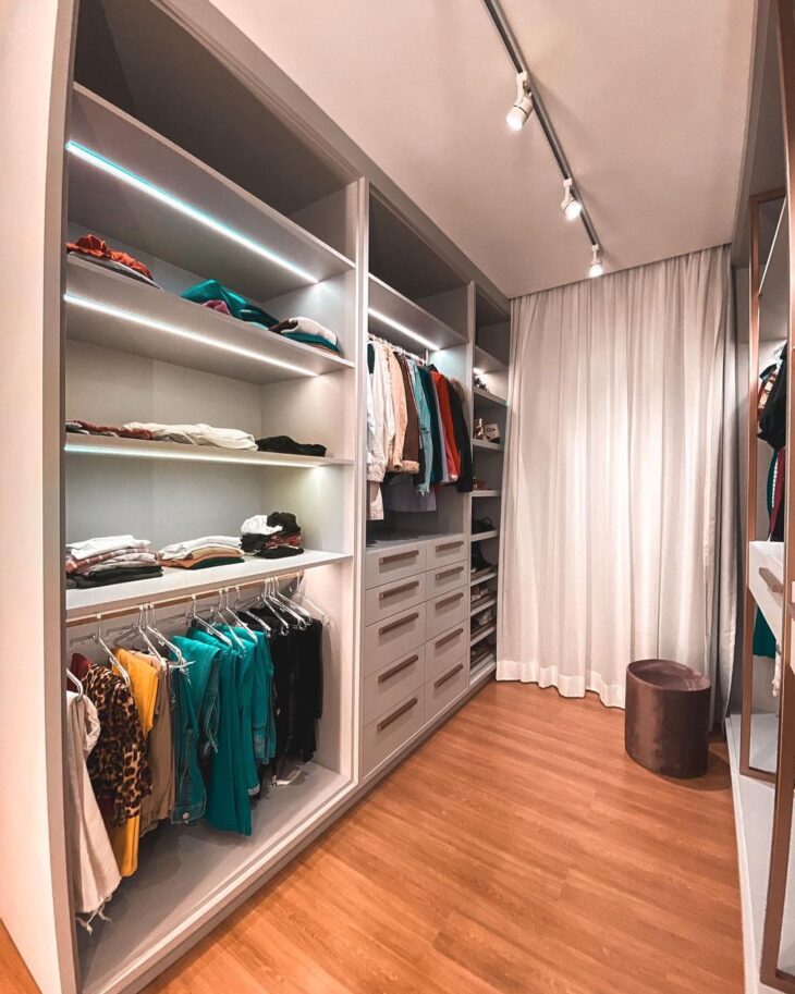 Foto de closet aberto 18 - 21