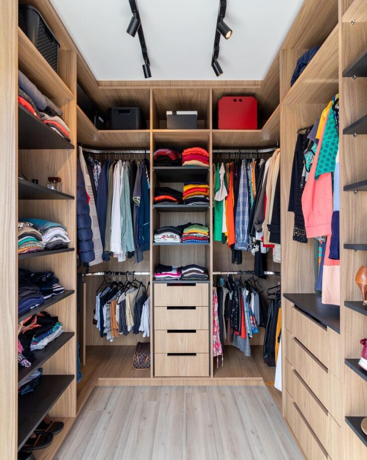 Foto de closet aberto 20 - 23