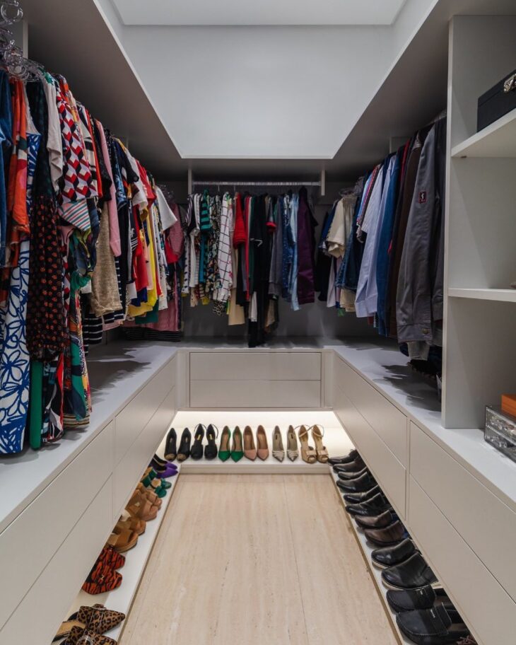 Foto de closet aberto 26 - 29