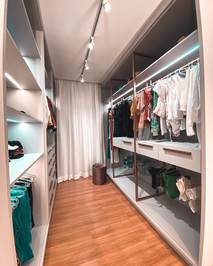 Foto de closet aberto 28 - 31