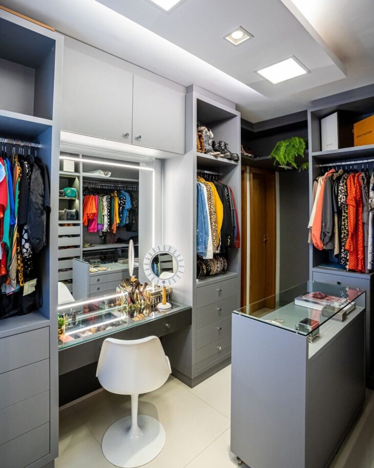 Foto de closet aberto 52 - 55