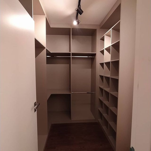 Foto de closet aberto 58 - 61