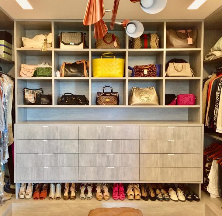 Foto de closet aberto 74 - 77