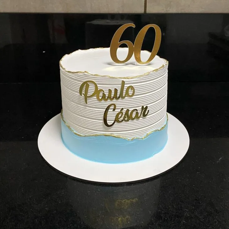 Foto de bolo de 60 anos 37 - 40