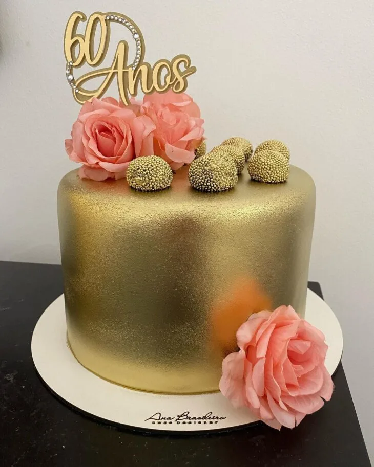 Foto de bolo de 60 anos 41 - 44
