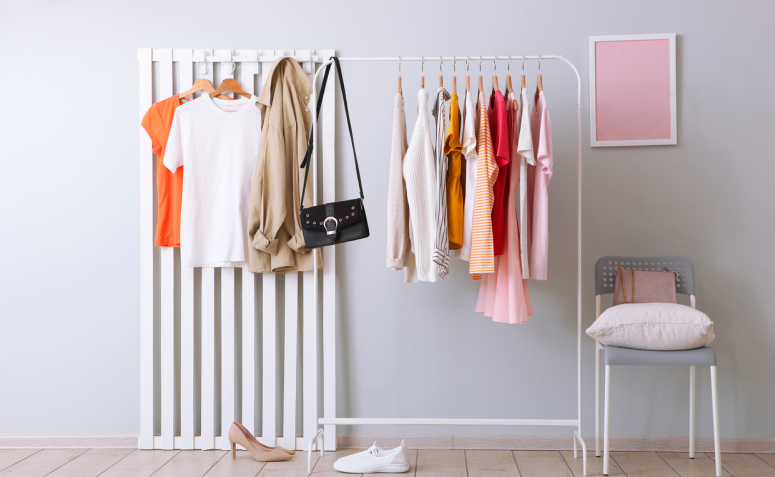 65 ideias de arara de roupas para quarto para arrasar na organização