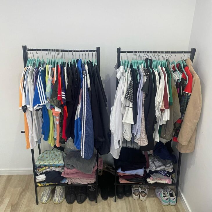 Foto de arara de roupas para quarto 27 - 27