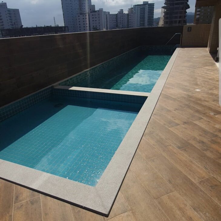 Foto de porcelanato para piscina 17 - 20