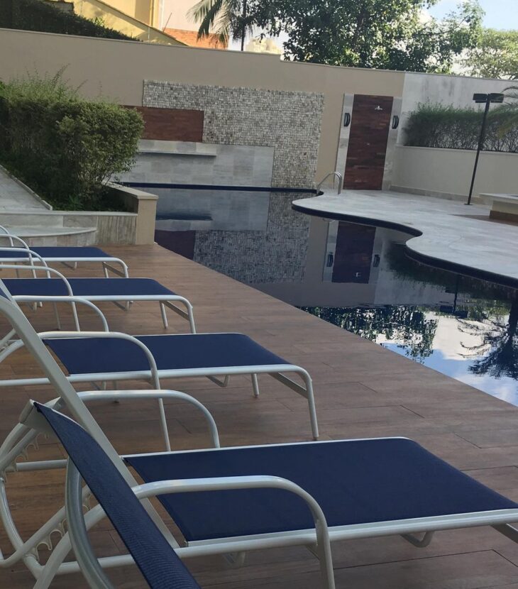 Foto de porcelanato para piscina 18 - 21