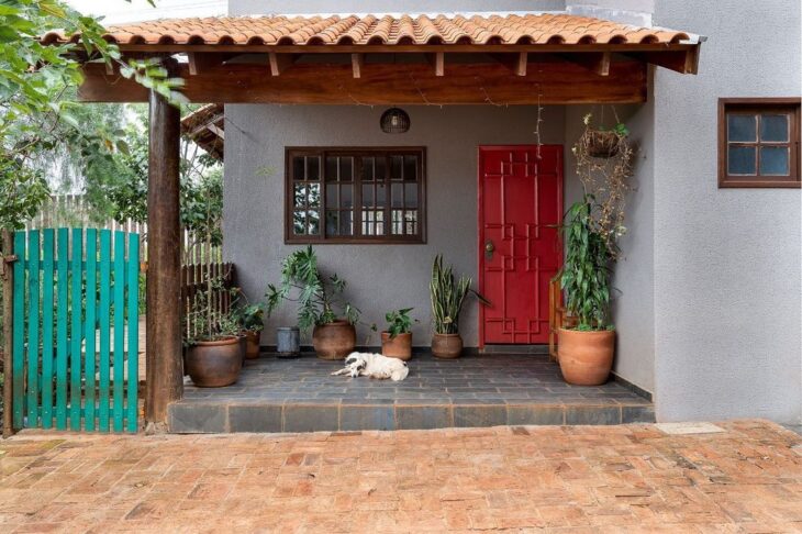 Foto de fachadas de casas simples com varanda 22 - 22