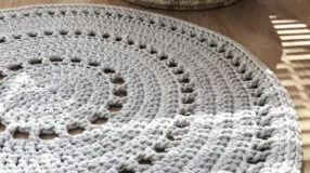 Tapete de crochê: visual acolhedor e familiar para a decoração