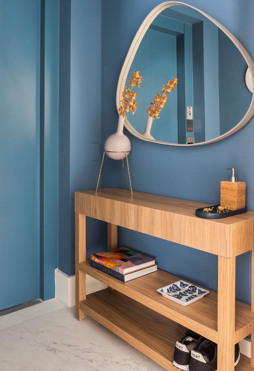 Aparador para corredor: como usar e ideais para compor o décor