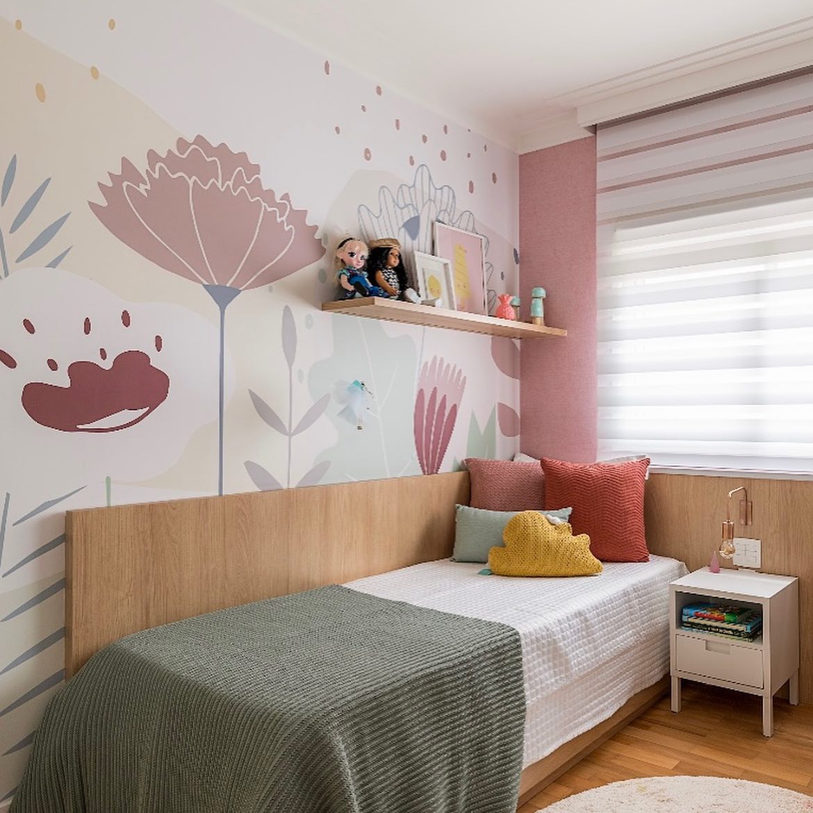 Foto de papel de parede para quarto feminino 70 - 52