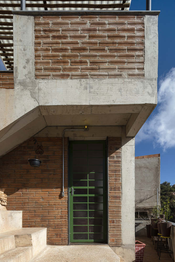 casa em favela serve de modelo para outras construções