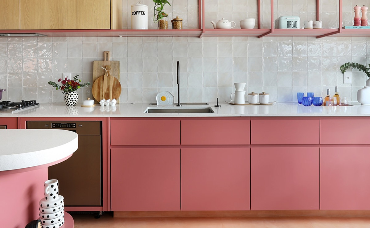 Nada de branco! Cores fora do óbvio para surpreender na decoração