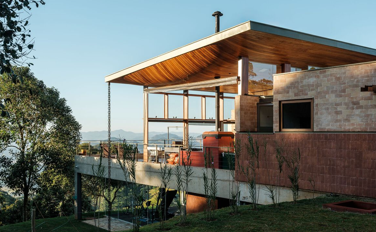 Casa entre as montanhas: arquitetura brasileira que abraça a natureza