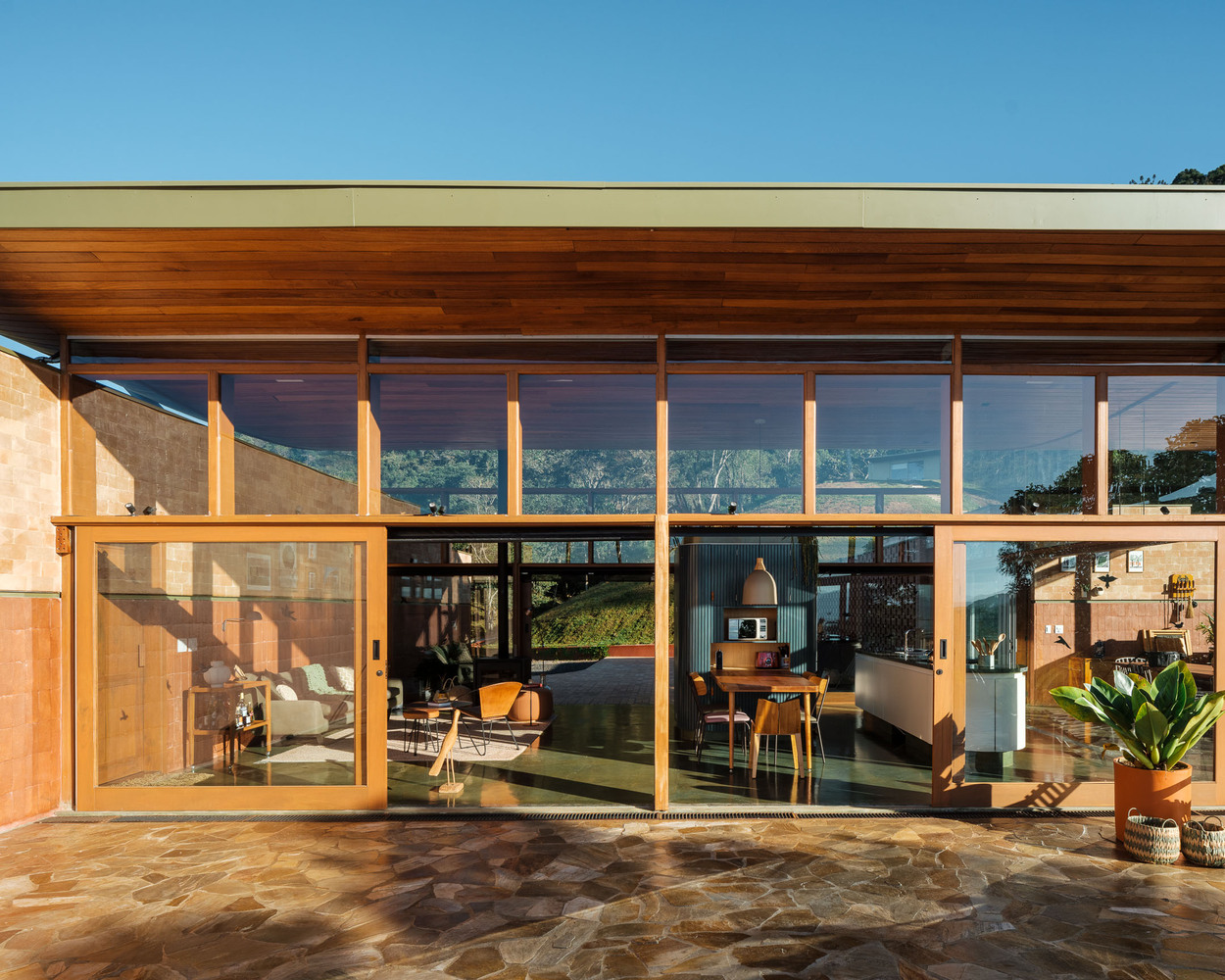 Foto de casa koba estudio haa 01 - 2
