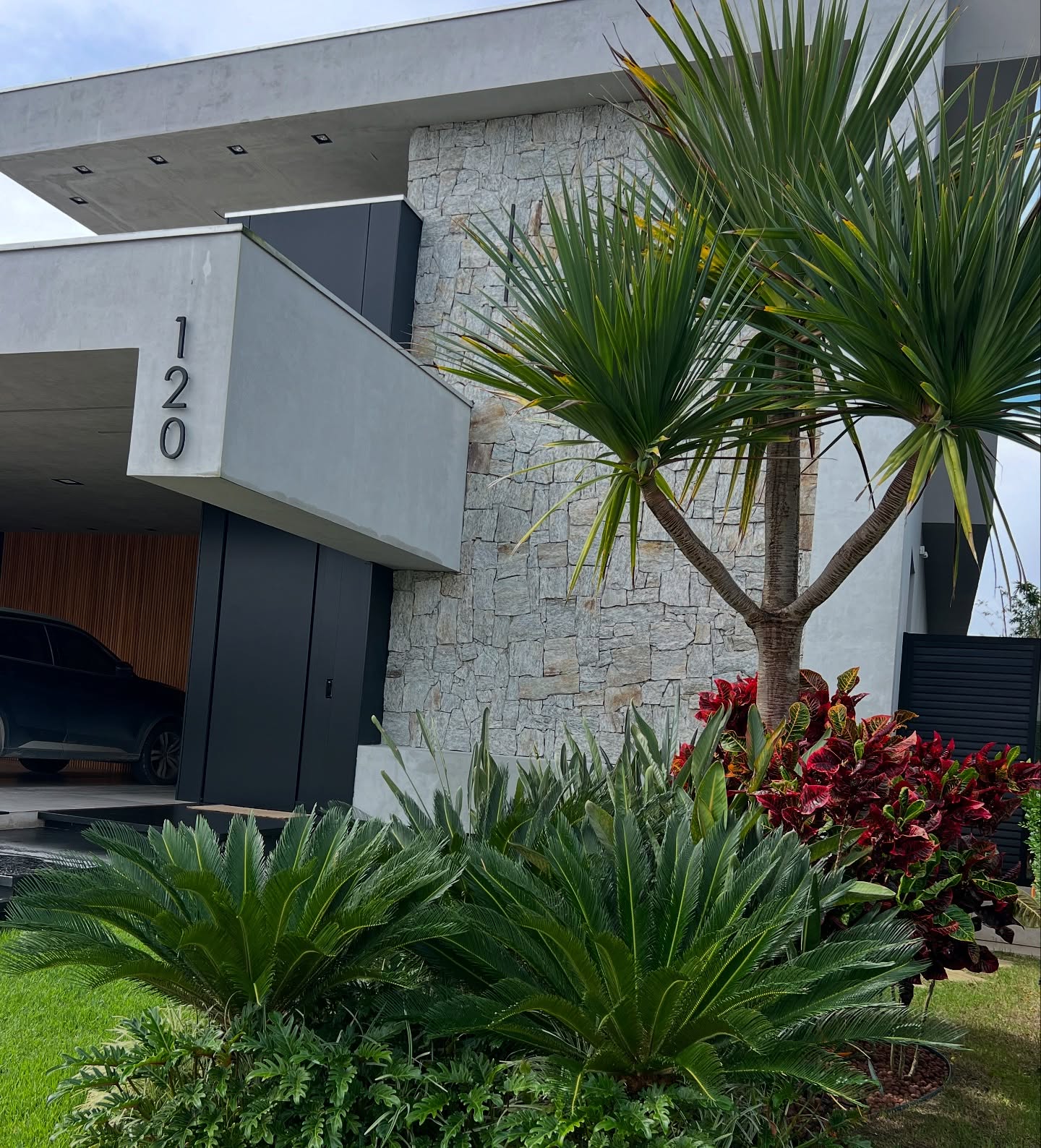 Foto de jardim na frente de casa 010 - 17