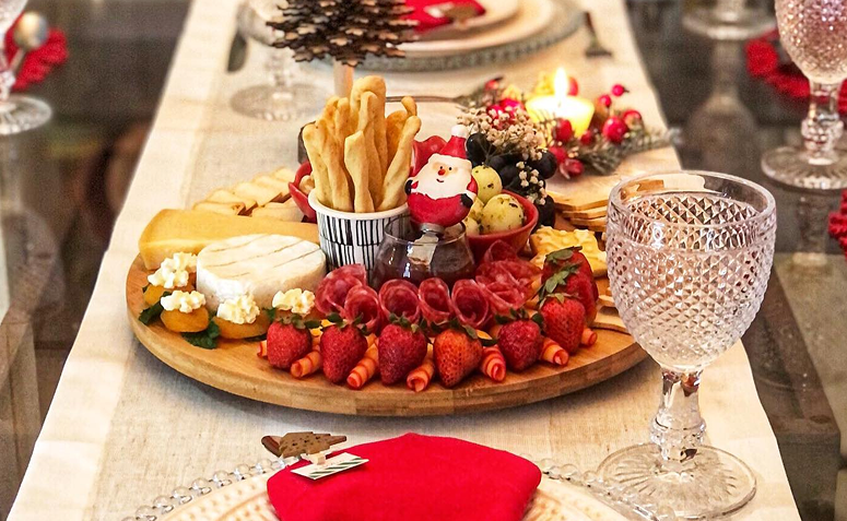 tábua de frios temática de Natal para a ceia natalina.