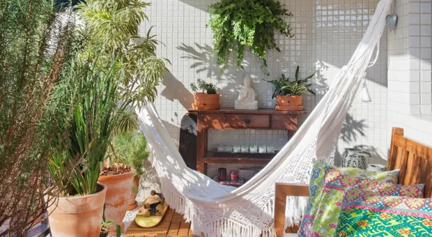Sua varanda fica quente demais no verão? Veja como resolver