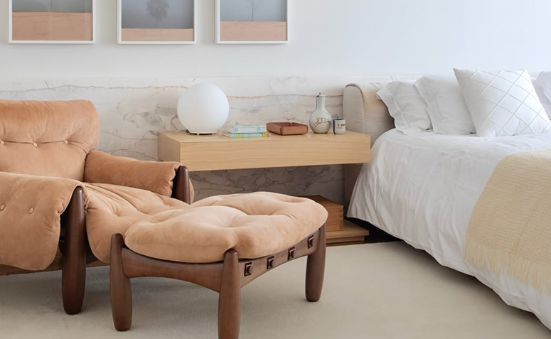 Poltrona Mole exposta em ambiente sofisticado