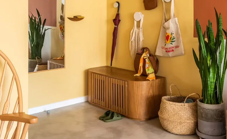 banco com sapateira integrada para organizar sapatos na entrada do apartamento