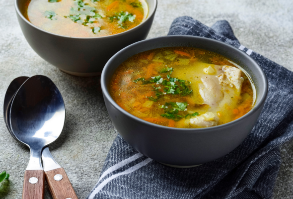 Como congelar sopas e caldos sem perder sabor e textura