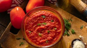 Foto de extrato passata ou molho de tomate 00 - 1