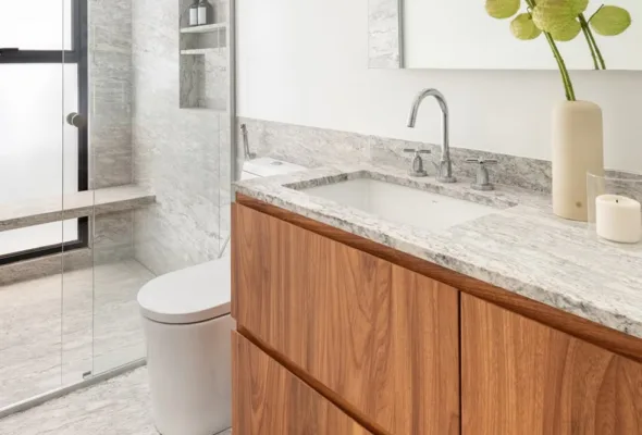 7 erros de decoração no banheiro que comprometem o uso do espaço