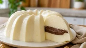 Pudim gelado de leite em pó com creme de avelã para fazer sem forno