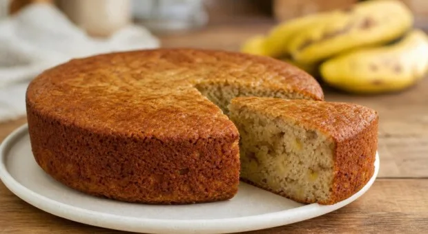 Bolo de banana sem açúcar e lactose: como manter a massa úmida