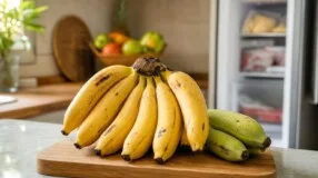 Banana madura rápido demais? O lugar certo para guardar não é a geladeira