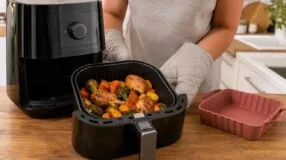 Receitas na air fryer: o que pode danificar o aparelho e como adaptar