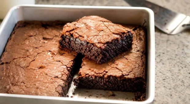 Brownie com casquinha e centro úmido: a mistura define as duas texturas