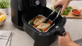 Papel-alumínio na air fryer: quando usar sem bloquear o ar